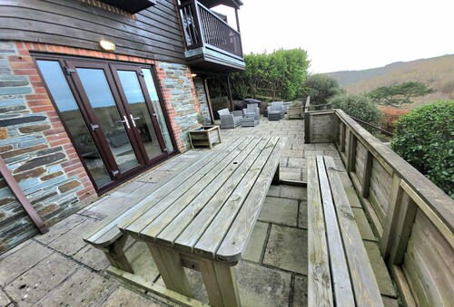 Langunnett Cottage is on the edge of the charming coastal town of Looe