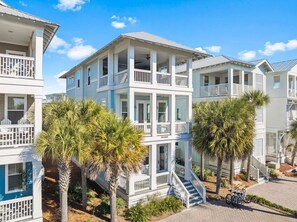 Exterior - 🌅 Outdoor Oasis - Grill & TV | Private Beach | Bikes | Resort Pool ⛱️ (Seacrest beach)