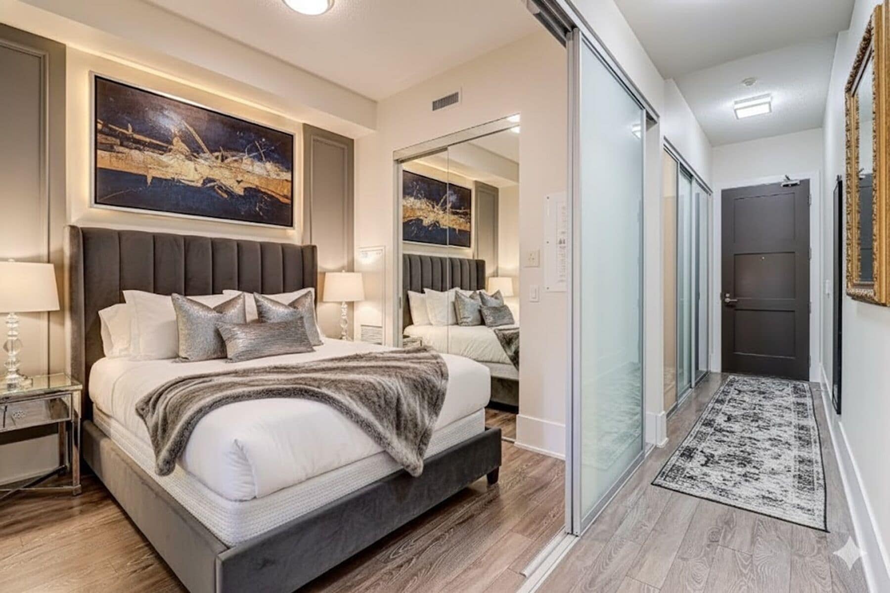 ห้องลักซ์ชัวรี่สวีท, 1 ห้องนอน, ระเบียง, วิวเมือง | เตารีด/โต๊ะรีดผ้า, Wi-Fi ฟรี