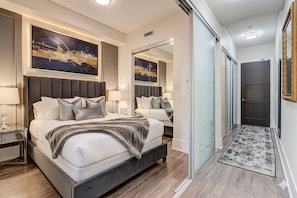 Luxury Suite, 1 Bedroom, Balcony, City View | Iron/ironing board, free WiFi - Toronto Icon Suites - CN Tower Downtown (Toronto)