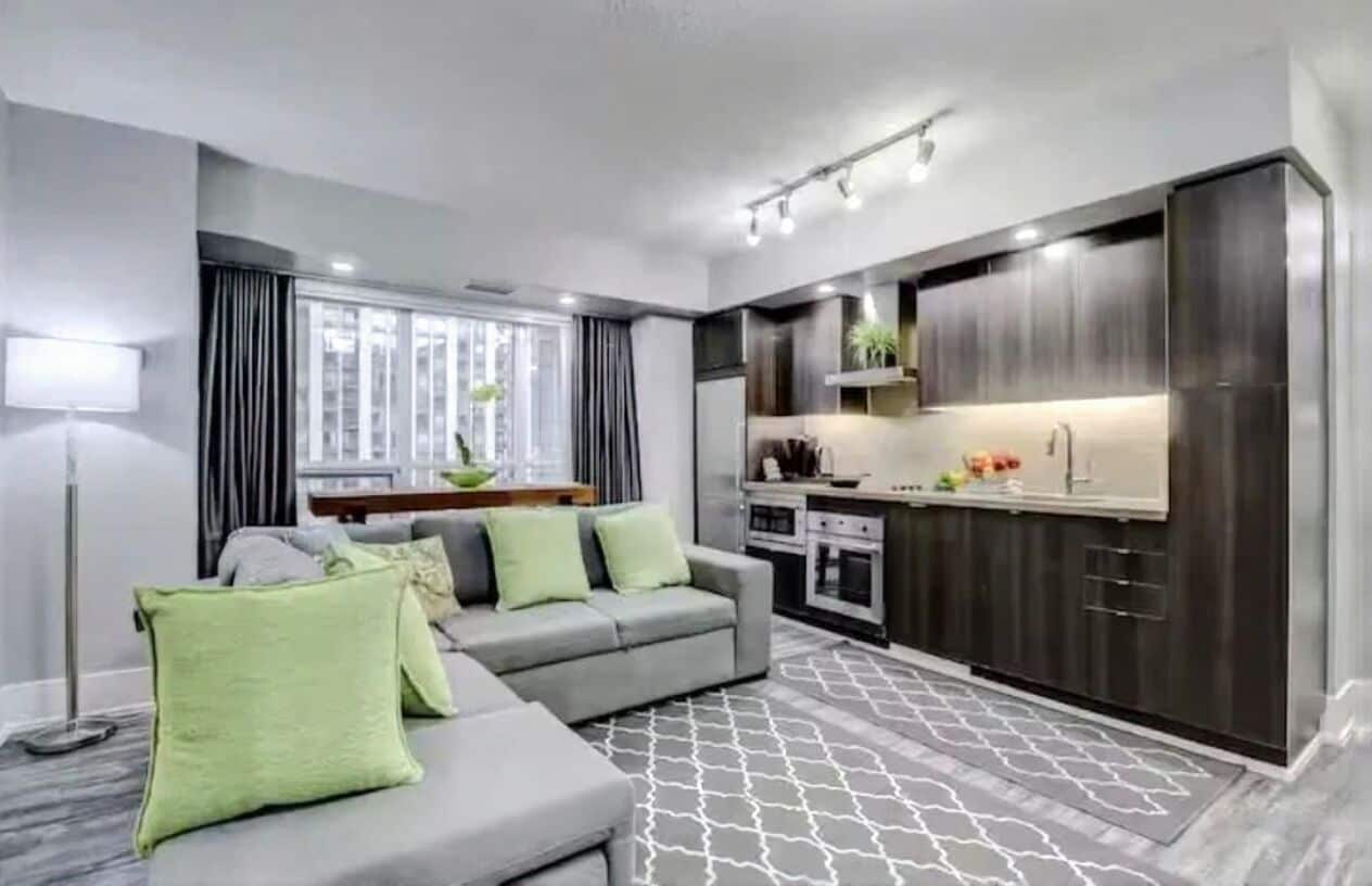 Family Suite, 3 Bedrooms, Balcony, City View | Living area