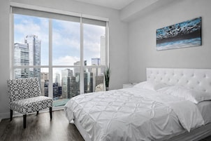 Premium Condo, 2 Bedrooms, Balcony, City View | Seterika/papan seterika, Wi-fi percuma