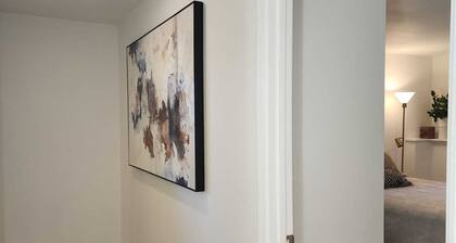 Beautieful furnished 1 bedroom 1 bath room in a quiet neighborhood.