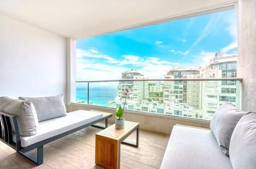 Oceanfront Beachside  Suite Next to Leonardo Hotel in Ashdod Beach