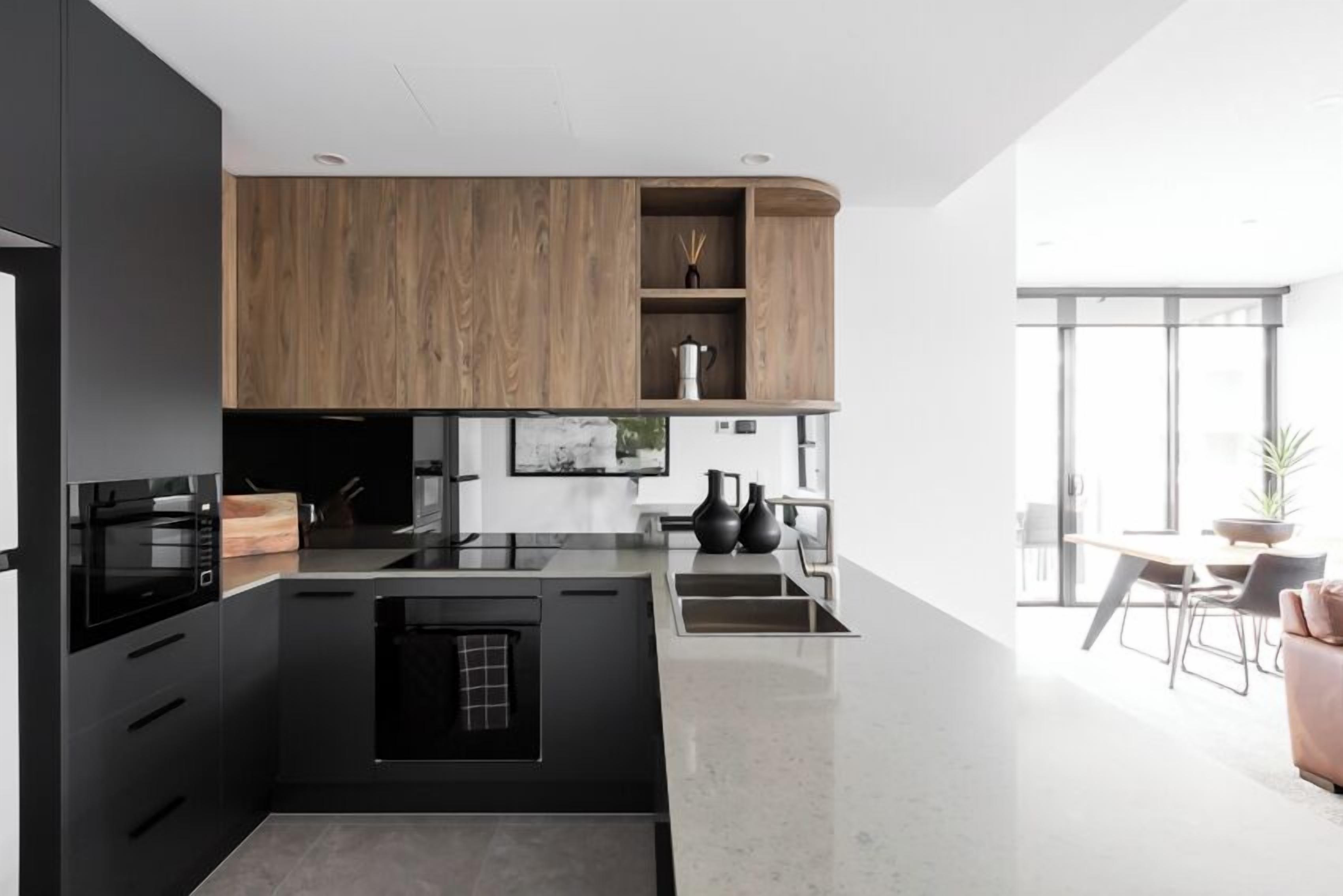 Appartamento, 3 camere da letto, vista parco | Cucina privata | Frigorifero con congelatore, microonde, forno, piano cottura