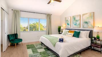 3 Schlafzimmer, Schreibtisch, Bügeleisen/Bügelbrett, Reisekinderbett