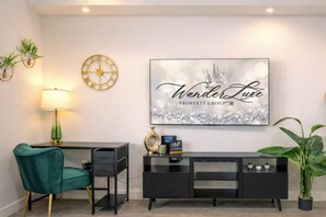 Interior - Luxury 3BR : Pool ·King Beds ·EV Charging ·Garage ·10 Min to Airport & OldTown (Phoenix)