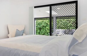 4 habitaciones, tabla de planchar con plancha y wifi gratis
