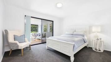 4 chambres, fer et planche à repasser, Wi-Fi gratuit, draps fournis