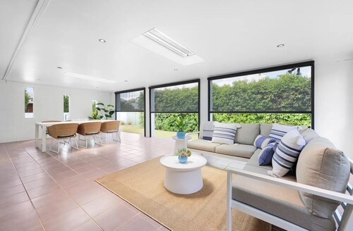 Large family home in secluded Tamworth Neighbourhood.