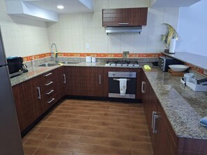 Private kitchen - Amazing Front Beach, Miramar Loft 1C (Río Hato)