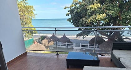 Amazing Front Beach, Miramar Loft 1C