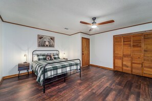 Room - Cozy Cabin Getaway in Pierce County GA (Blackshear)