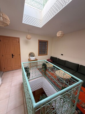 Computer monitors, printers - Dana Social Living (Marrakech)