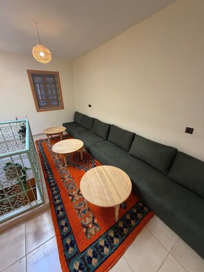 Computer monitors, printers - Dana Social Living (Marrakech)