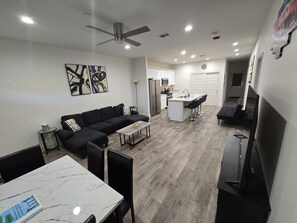 Living area - Who Dat Hideaway, 3 bedroom townhouse in Picayune (Picayune)