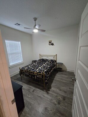 WiFi, bed sheets - Who Dat Hideaway, 3 bedroom townhouse in Picayune (Picayune)
