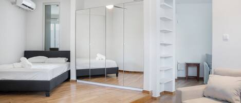 1 bedroom, desk, iron/ironing board, free WiFi