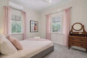 3 bedrooms, iron/ironing board - Baroon Pocket  · Addisons Baroon Pocket-with Heated Pool and two bathrooms (North Maleny)