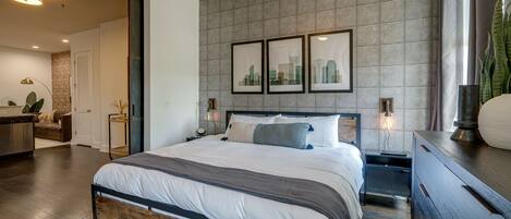 Silitysrauta/-lauta, vauvan matkasänky, ilmainen Wi-Fi, vuodevaatteet