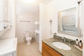 Hair dryer, towels, soap, toilet paper - High Rock Hideaway Estate #4, Near Beach (Providenciales)