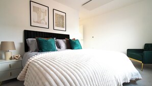 2 quartos, ferros/tábuas de passar roupa, Wi-Fi, roupa de cama