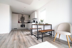 Dining - 2BR Apartment Near Outlet and Station with Lift (Ashford)