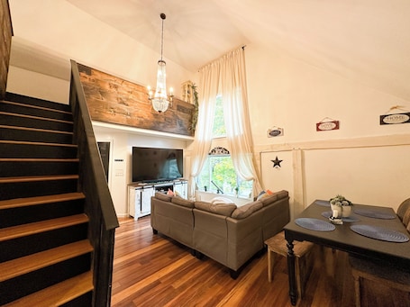 Smart TV, books. The Rustic Maine Retreat w/ Heated Massage chair