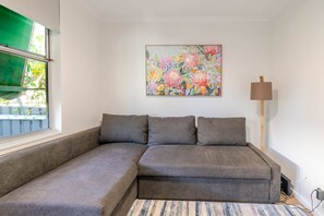 TV, offices - Botanic Base | Designed for Ease & Comfort (Mount Austin)