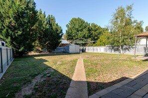 Property grounds - Botanic Base | Designed for Ease & Comfort (Mount Austin)