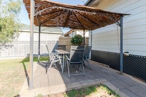 Outdoor dining - Botanic Base | Designed for Ease & Comfort (Mount Austin)