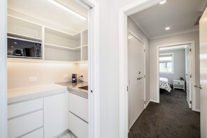 3 bedrooms, iron/ironing board, free WiFi, bed sheets - Enjoy a stylish experience at this centrally located place. (Martinborough)
