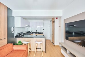 TV - geko| Veyra _1BR w/balcony near Malecon (Barranco)