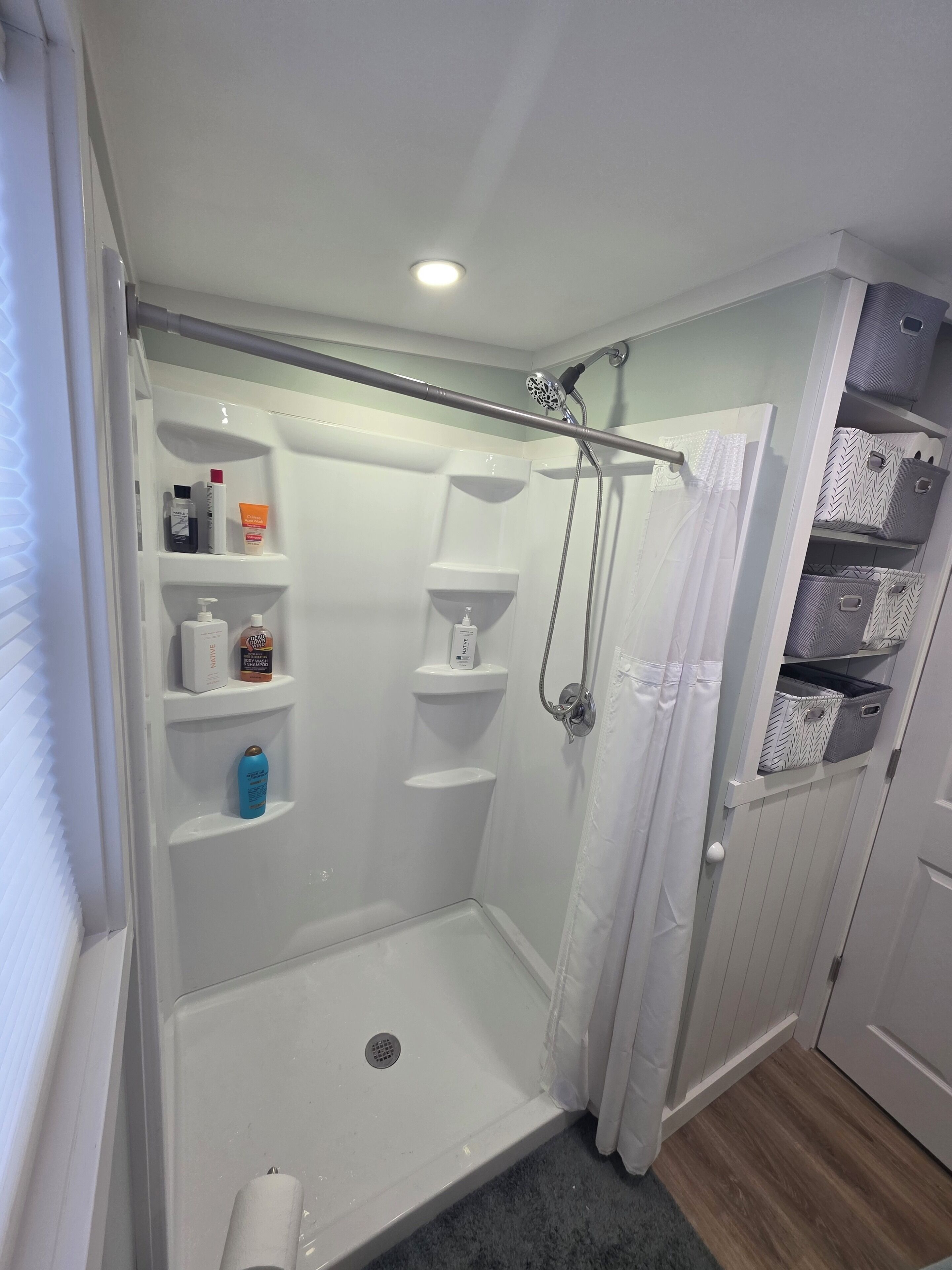 Towels, soap, shampoo, toilet paper