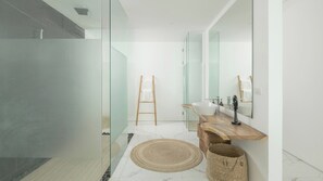 Hair dryer, towels, shampoo - Golden Lotus Villas - The Blossom Villa by Elite Havens (Surat Thani)