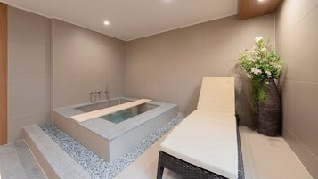 Bañera de hidromasaje privada