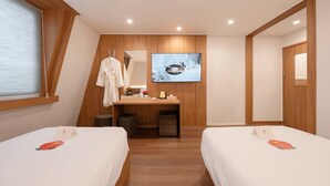 Dongbaek Twin Room | Sengetøy av topp kvalitet, blendingsgardiner og lydisolert