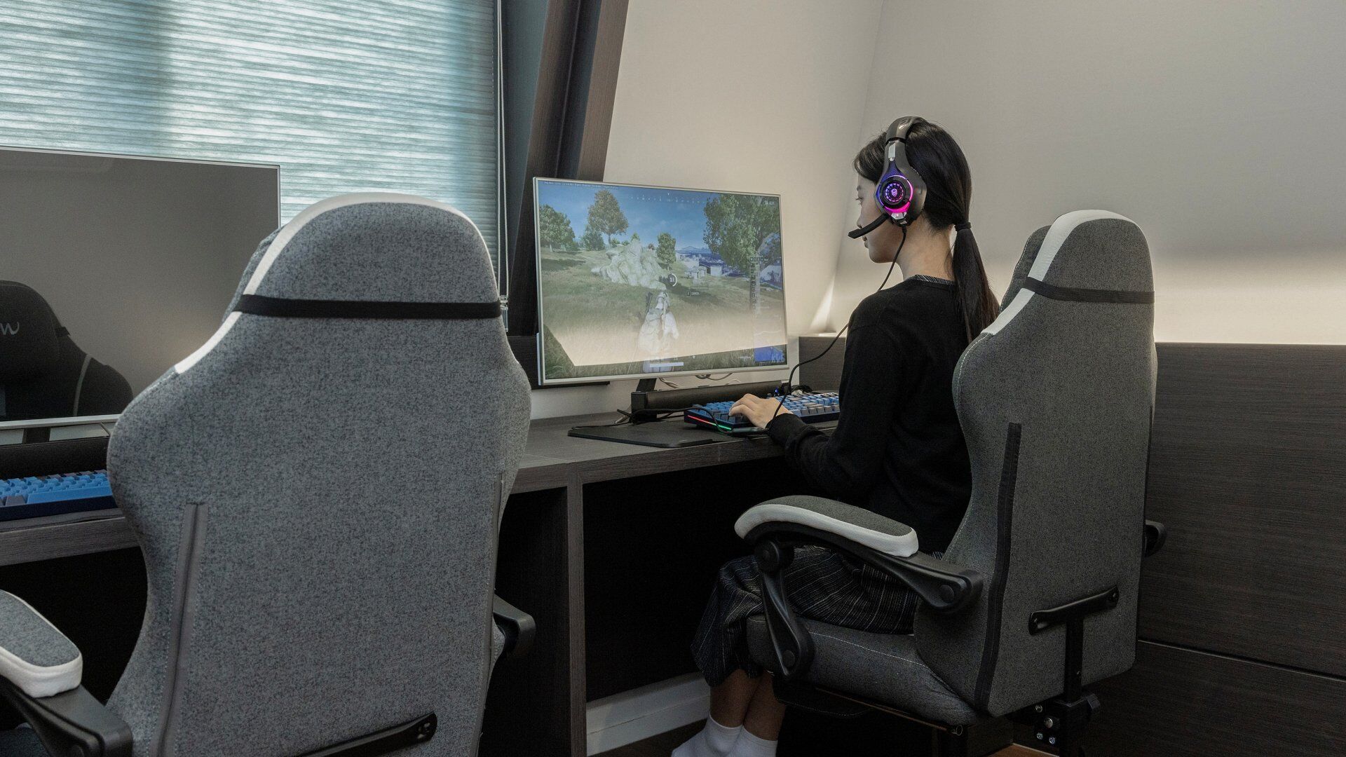 Dongbaek RX6600 Gaming Room | Hochwertige Bettwaren, individuell eingerichtet, Verdunkelungsvorhänge