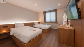 Dongbaek Twin Room | Premium bedding, individually furnished, blackout curtains - From H Dongbaek Hotel by kwon Cheonan Seongjeong (Cheonan)