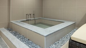 Dongbaek Signature Spa Room | 스파