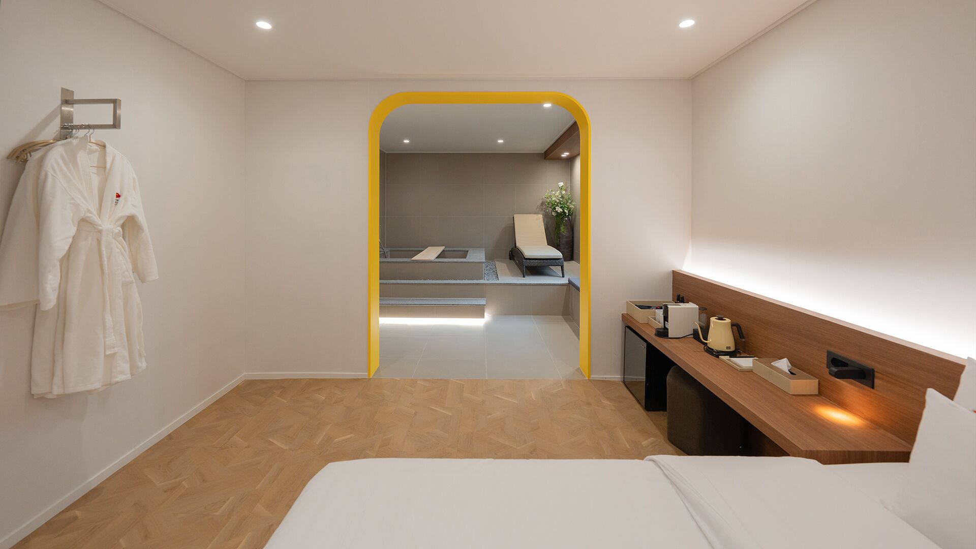 Standaard tweepersoonskamer | Luxe beddengoed, individueel gemeubileerd, verduisterende gordijnen