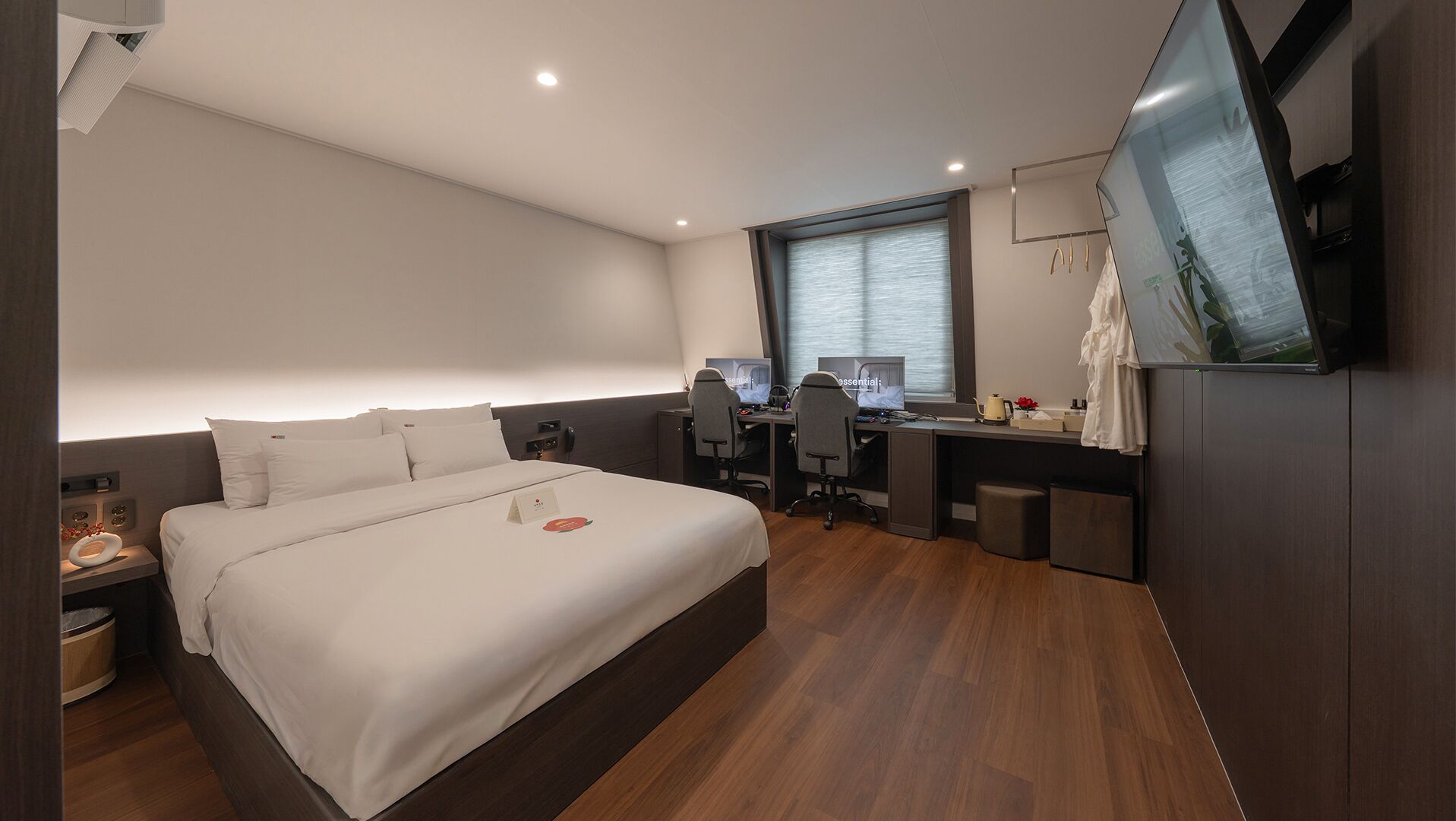 Dongbaek RX6600 Gaming Room | Premium bedding, individually furnished, blackout curtains