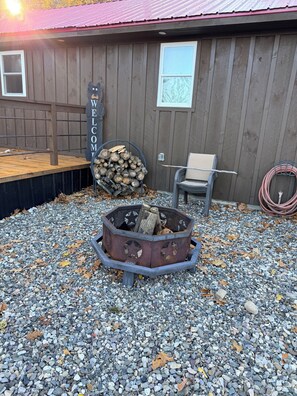 Terrace/patio - Lakeside 1-Bedroom Home with Fireplace, Full Kitchen, Decks & Utilities Included (Averill Park)