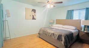 3 slaapkamers, een strijkplank/strijkijzer, wifi, beddengoed