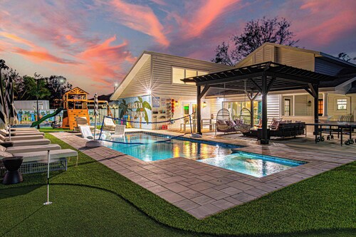 Batting Cage, Pool & Spa, Theater | Sleeps 28
