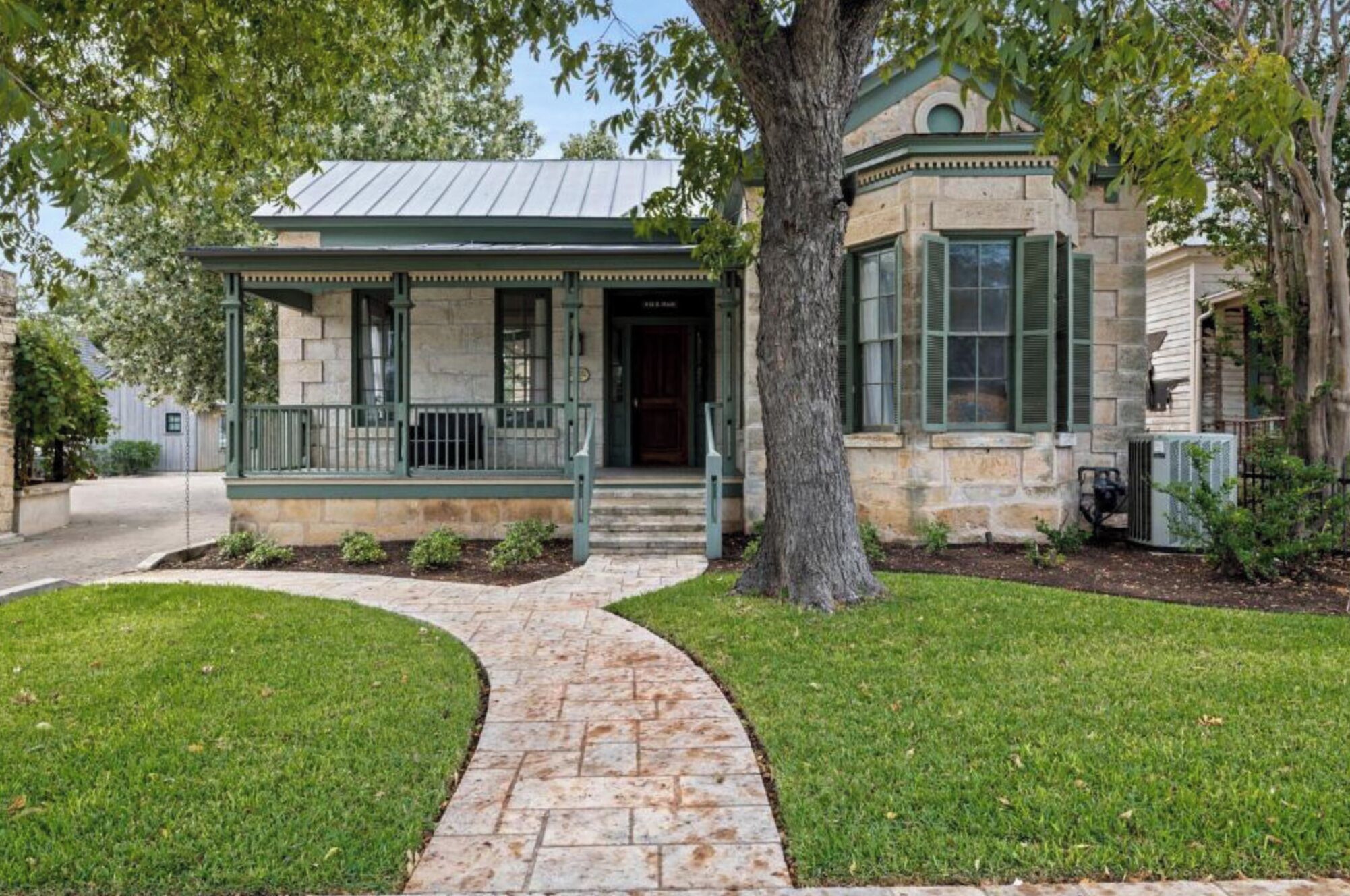 The Ransleben Haus | Terrace/patio