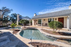 The Octavia | Garden view - Blacksmith Quarters (Fredericksburg)