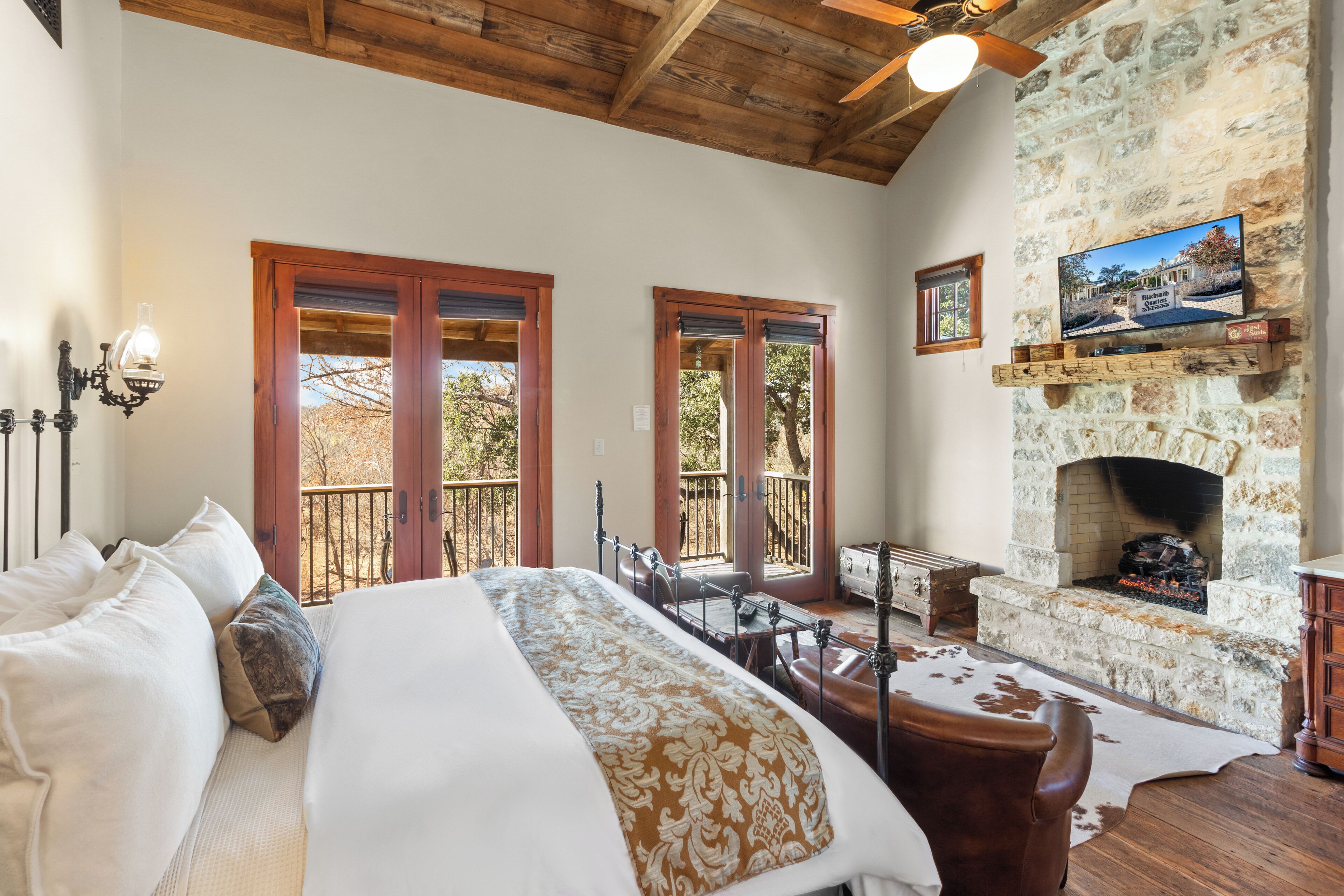 Iron/ironing board, free WiFi