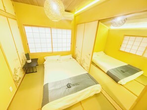 Living area - SUNSHINE HOUSE (Osaka)