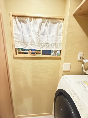 Free WiFi - SUNSHINE HOUSE (Osaka)